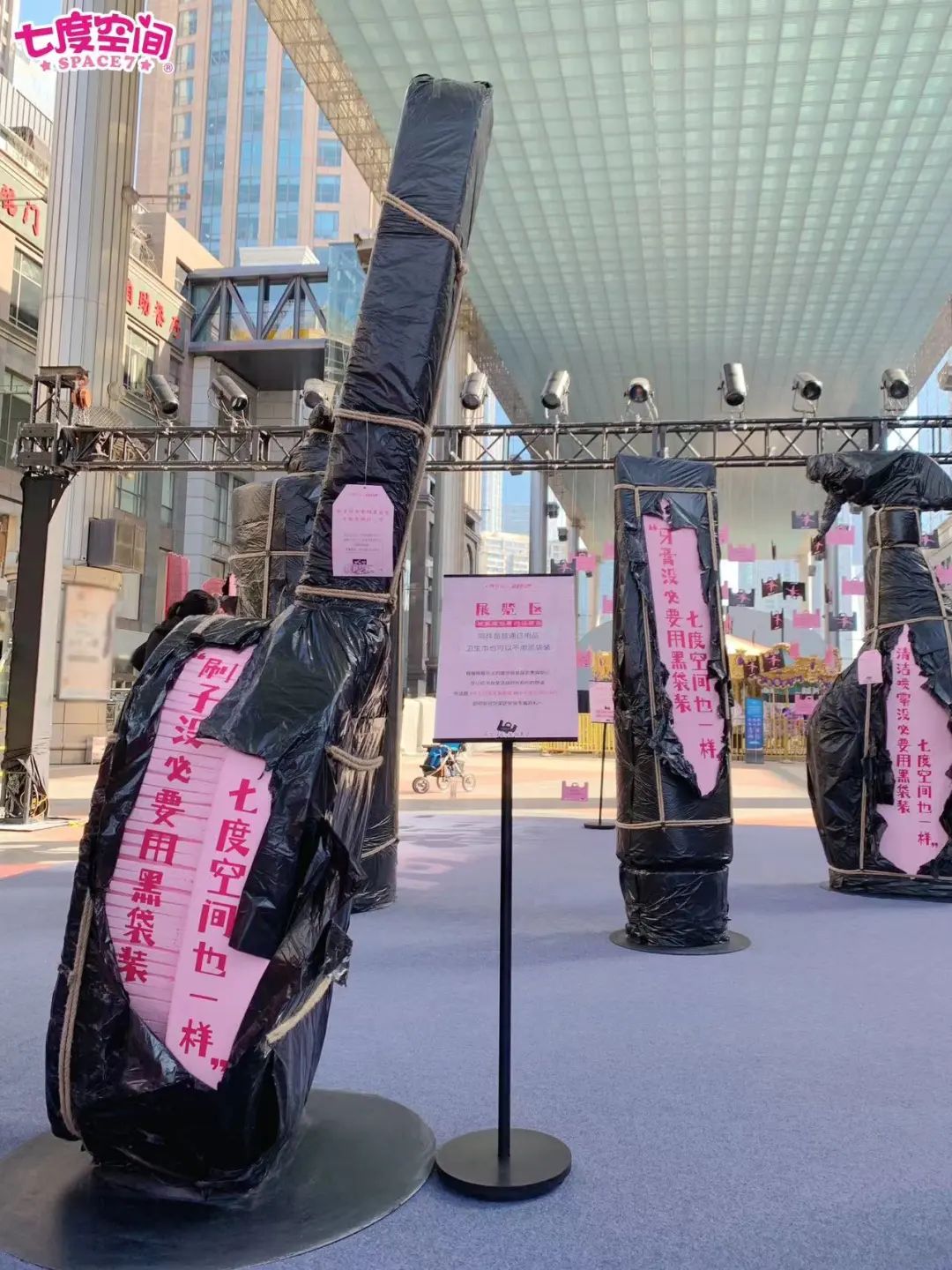 怎么连踢足球技巧女生都会_女生踢足球的技巧_女生踢足球怎么避免腿变粗